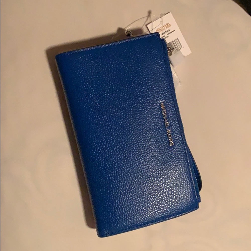 Brand new wristlet 🦋